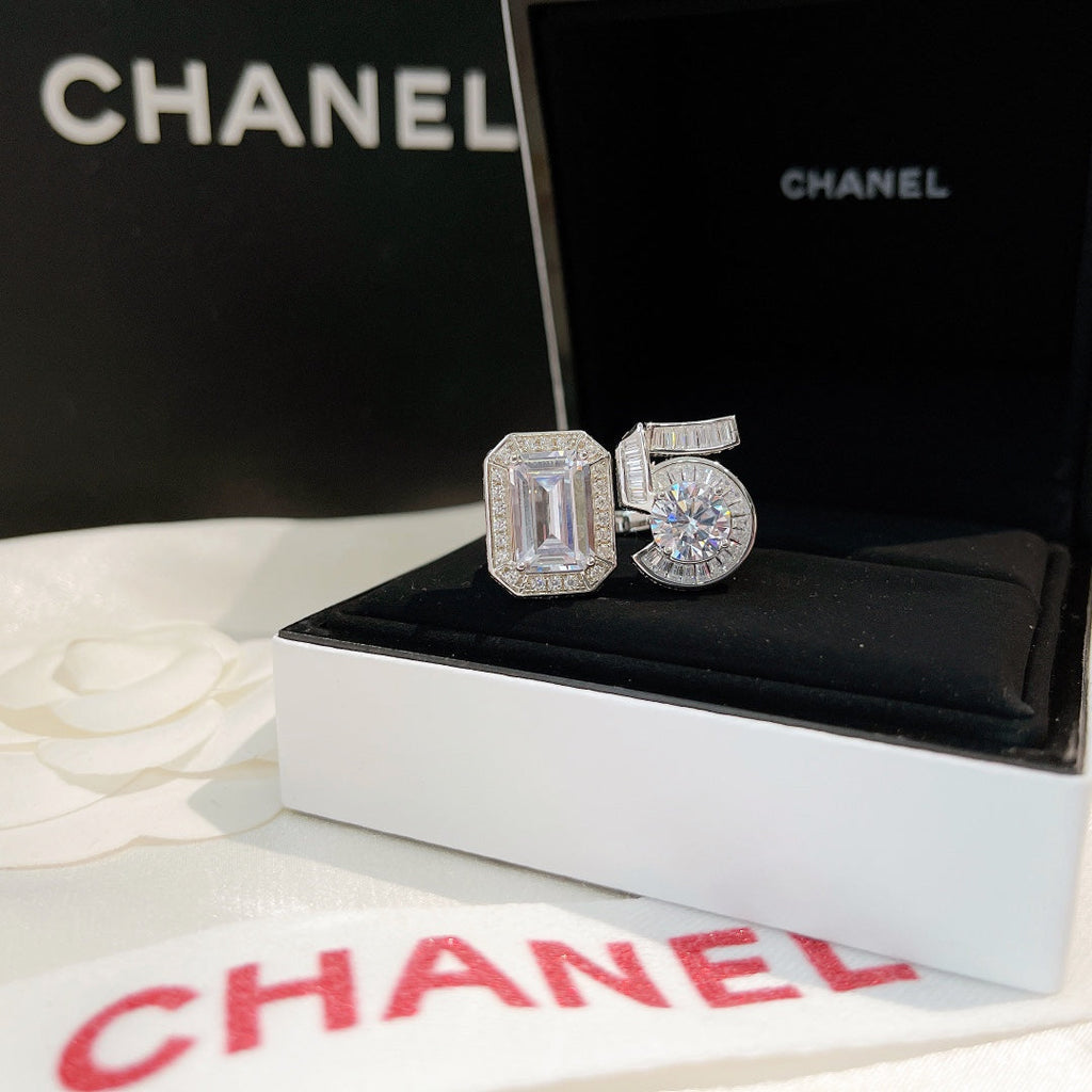 Chanel No.5 Diamonds 18K Gold Ring