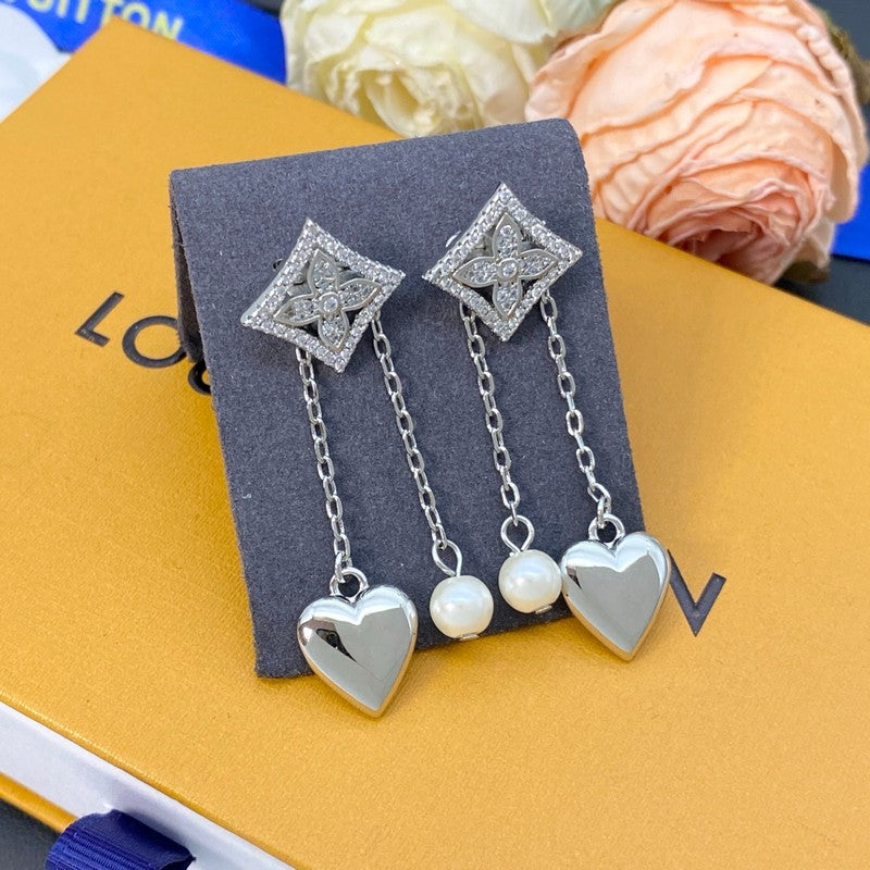 Louis Vuitton Pearl Diamond Drop 18K Gold Earrings