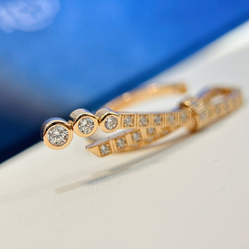 Chanel Ruban Diamonds 18K Gold Ring