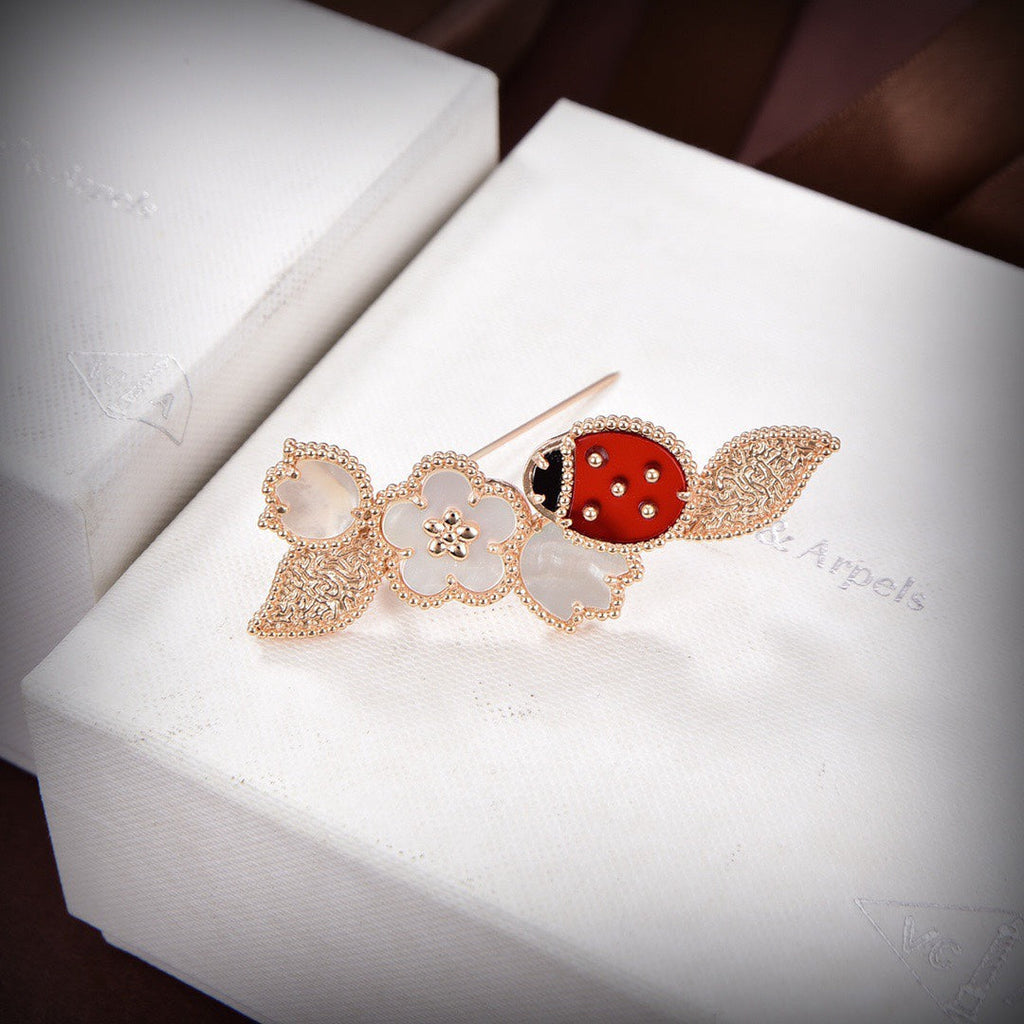 Lucky Spring Clip 18K Gold Brooch