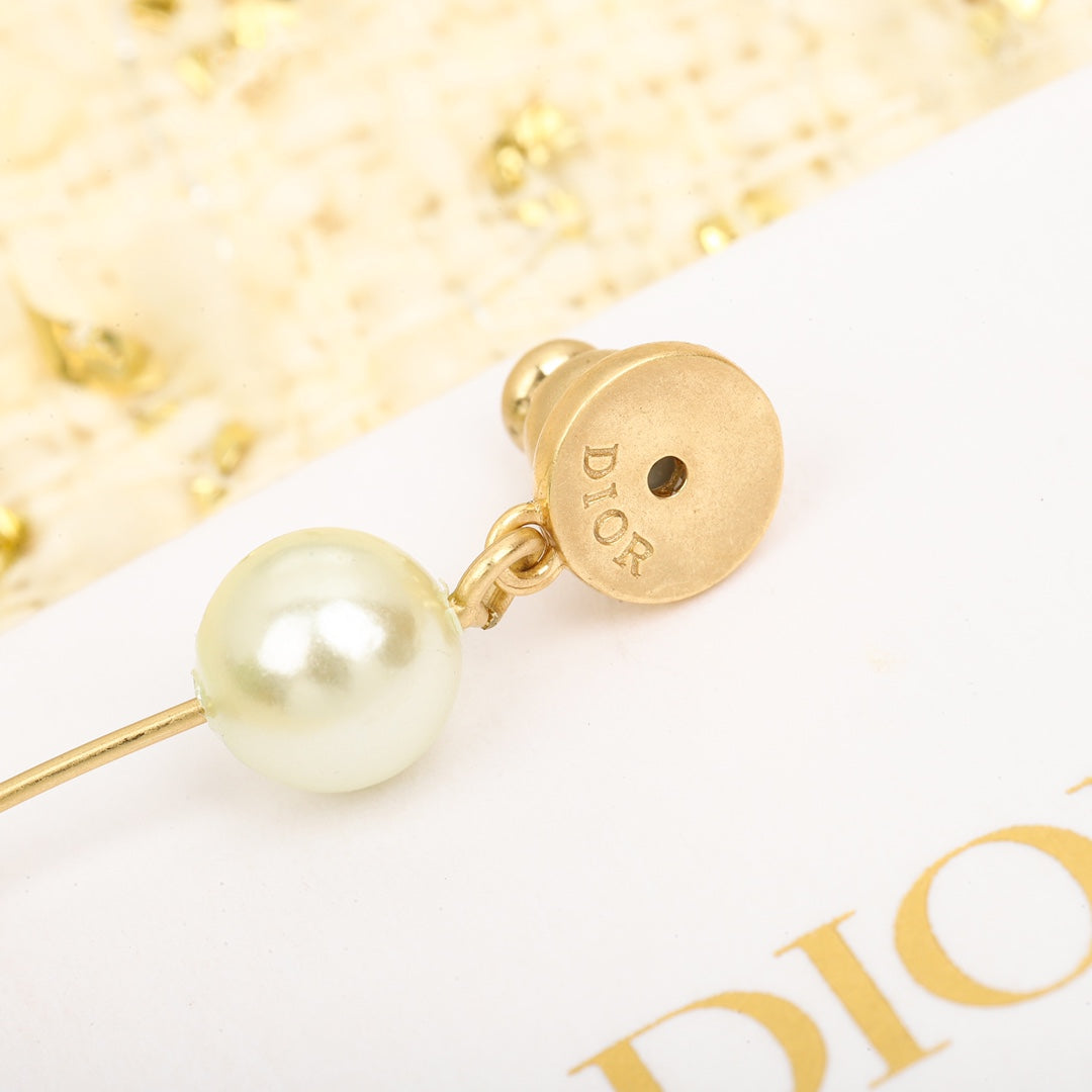 Dior Pearl Pendant 18K Gold Earrings