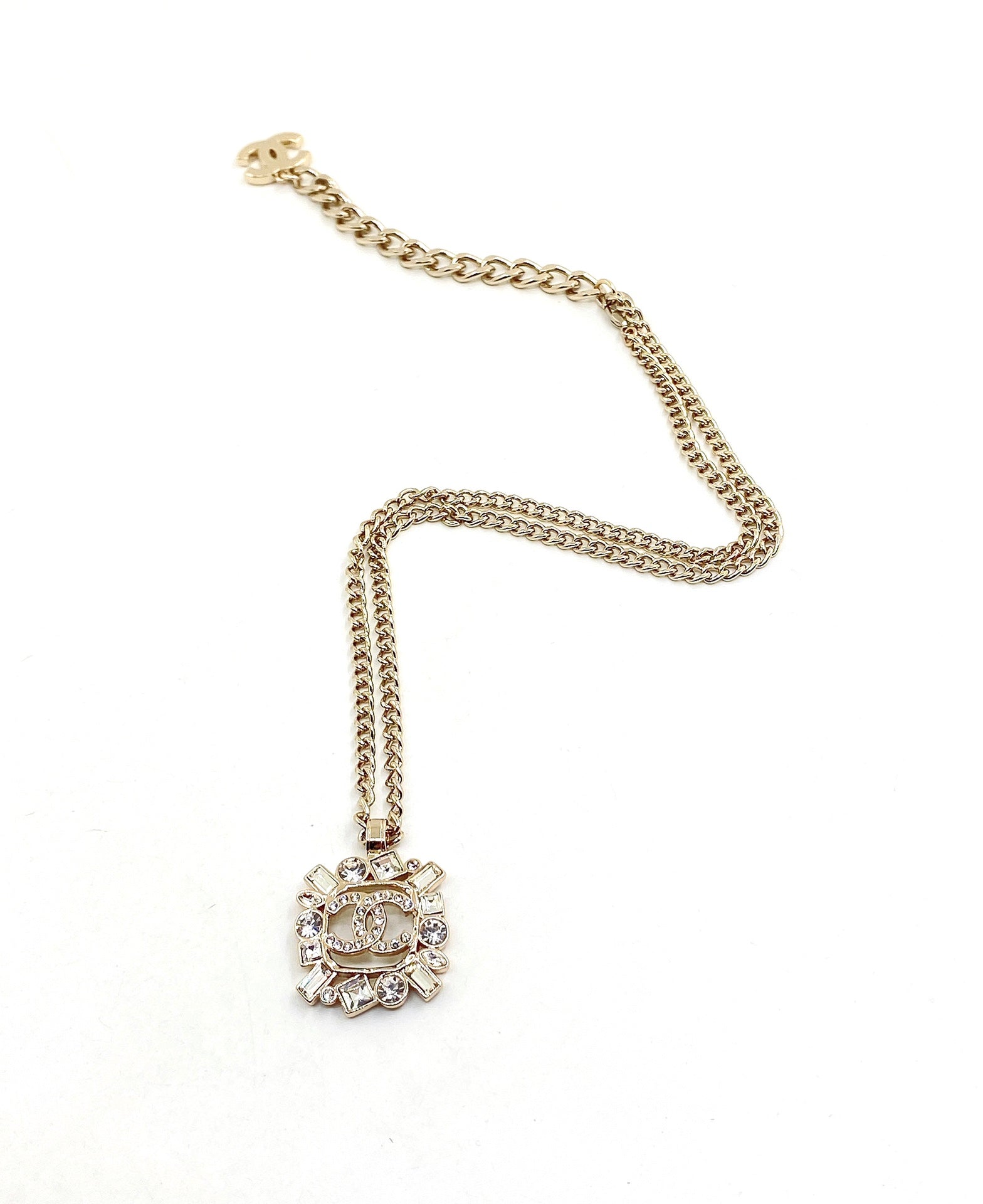Chanel Diamonds Pendant 18K Gold Necklace