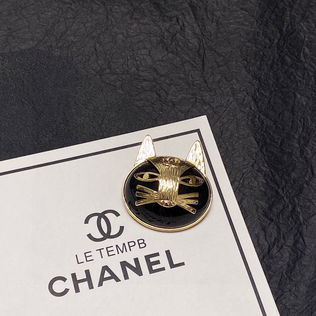Chanel Cat 18K Gold Brooch
