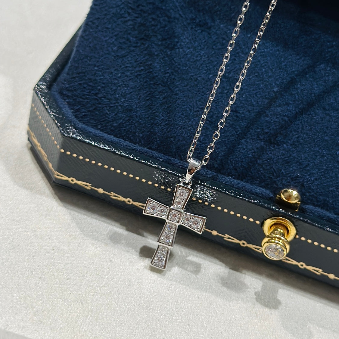 Diamond Pendants 18K Gold Necklace