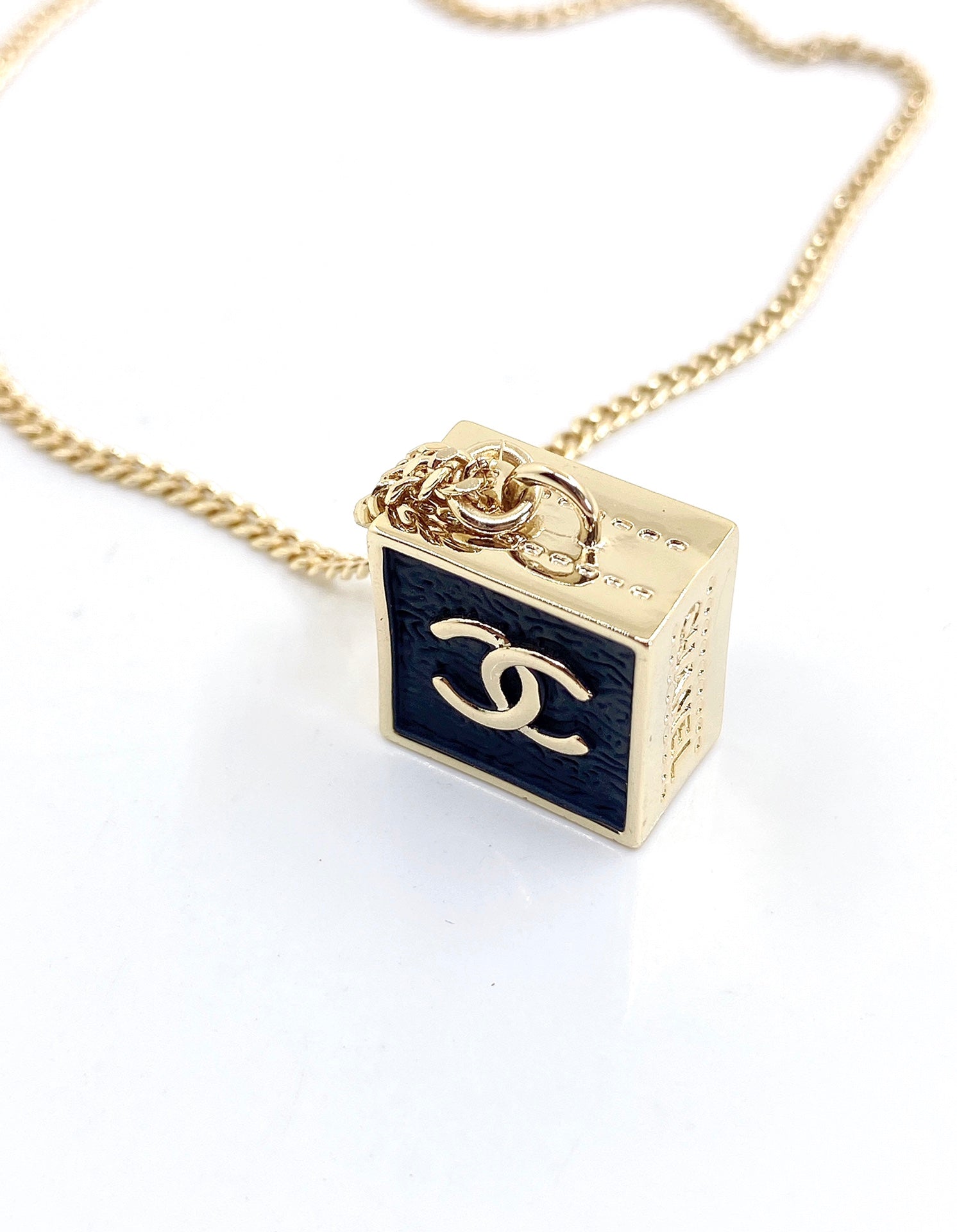 Chanel Square Pendant 18K Gold Necklace