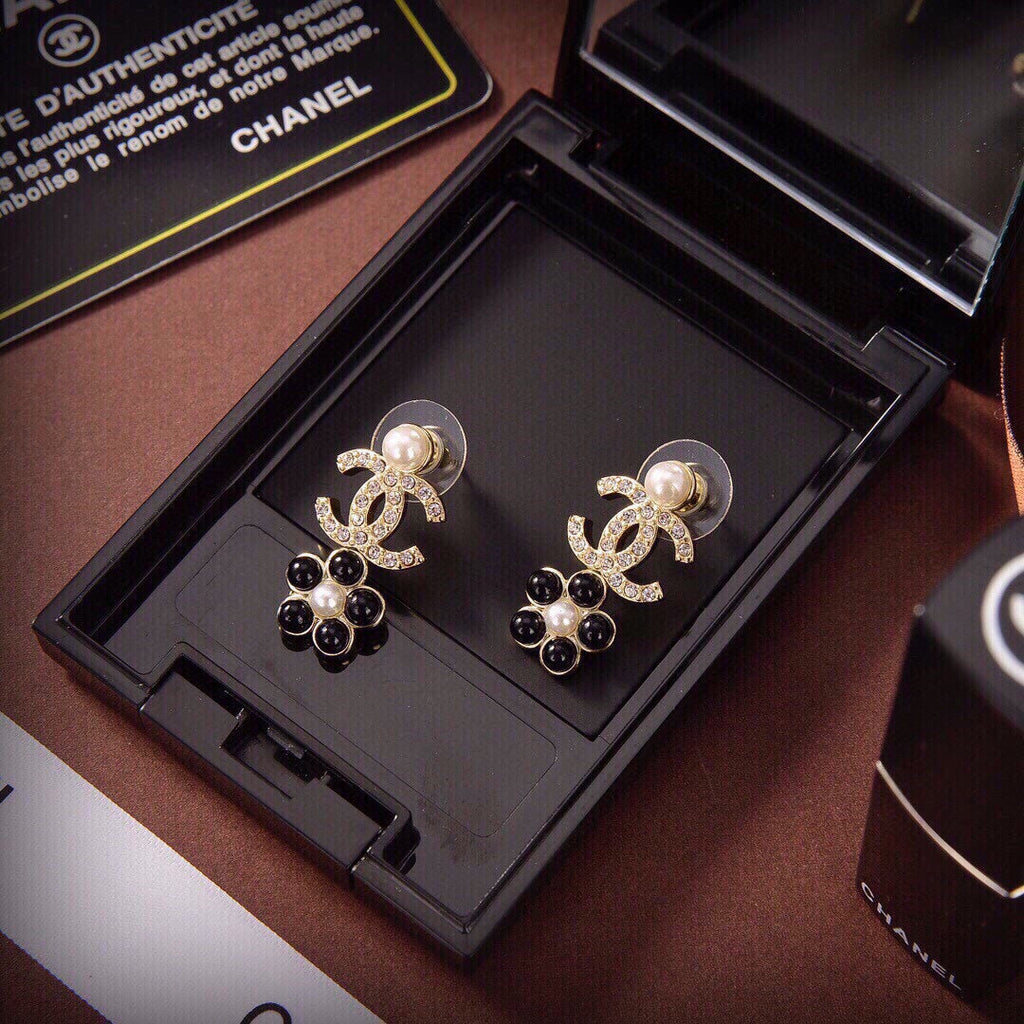 Chanel Butterfly Pendant 18K Gold Earrings