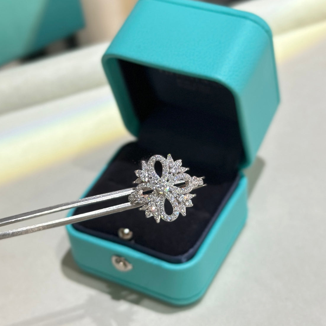 Tiffany Vinatge Flower 18K Gold Ring