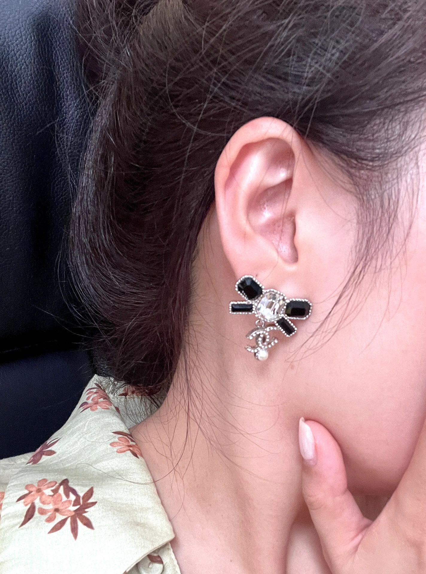 Chanel Bow Tie Crystals 18K Gold Earrings