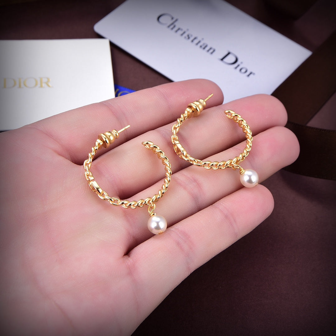 Dior 30 Montaigne 18K Gold Earrings