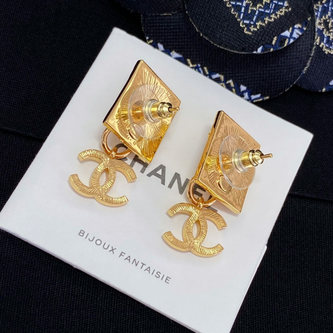 Chanel Lion Sharp 18K Gold Earrings