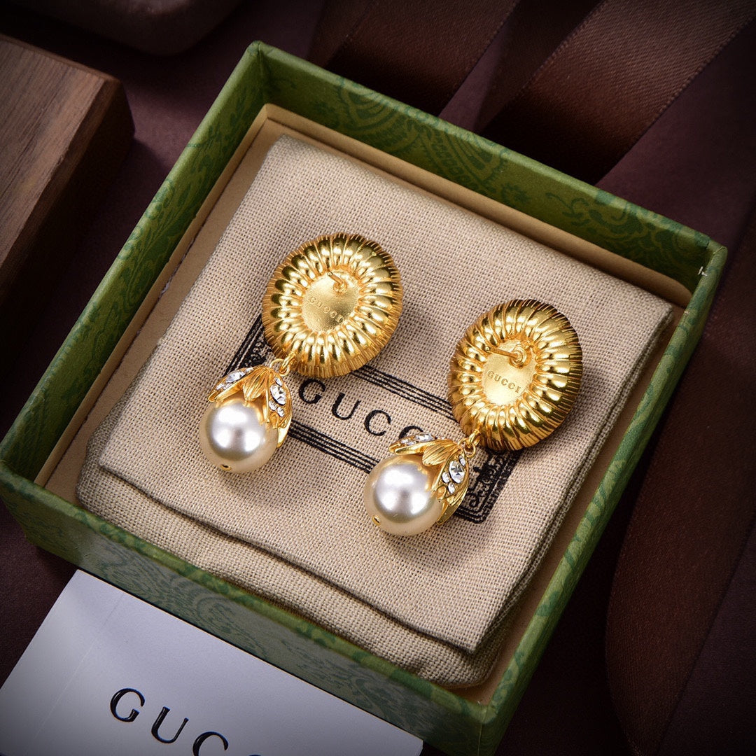 Gucci Double Pearl 18K Gold Earrings