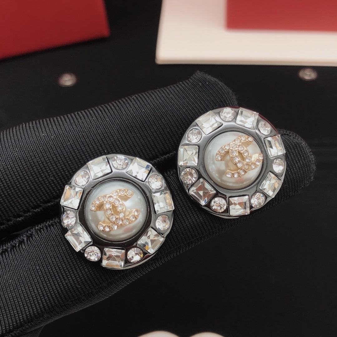 Chanel Crystals Black 18K Gold Earrings