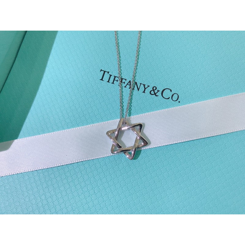 Star of David Pendant 18K Gold Necklace