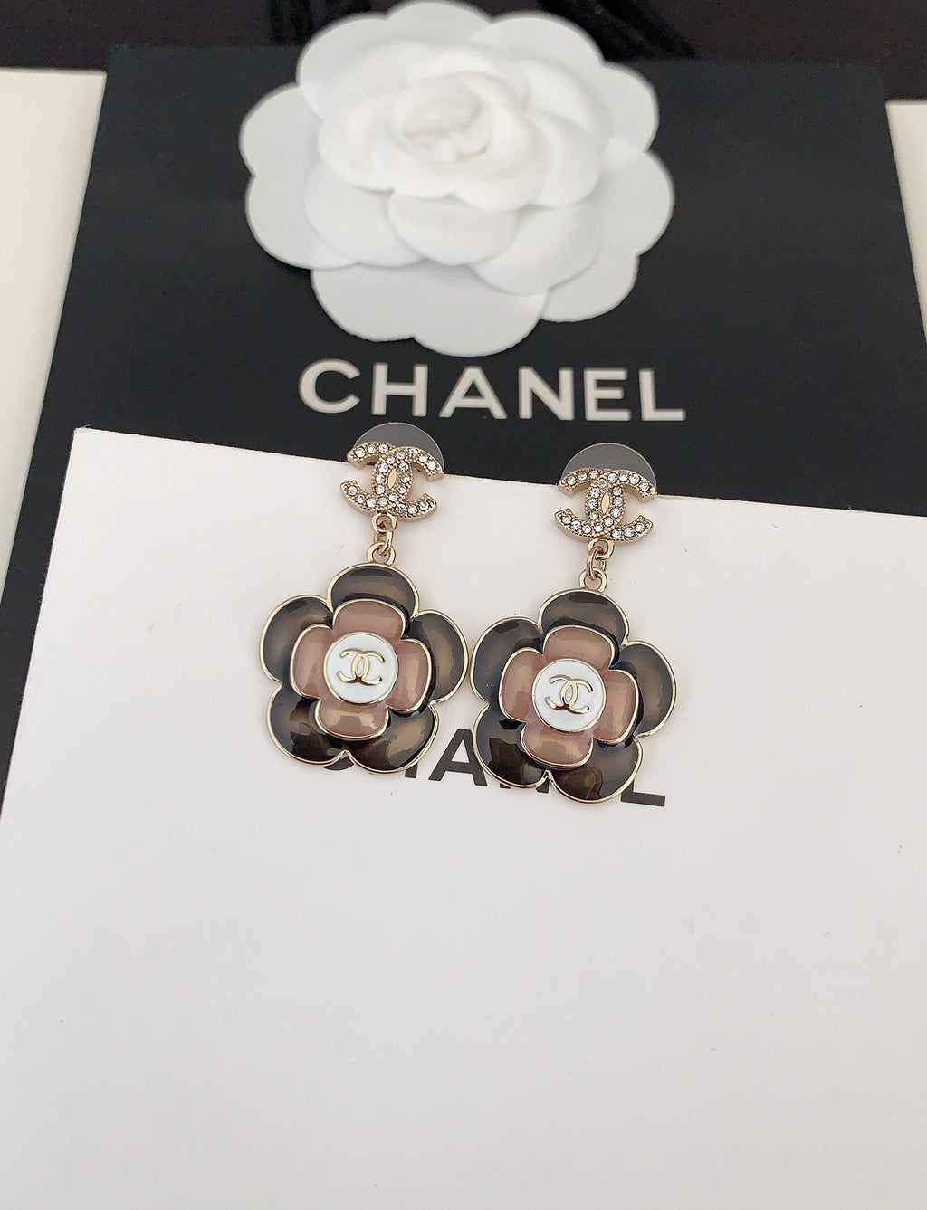 Chanel Flower Pendant 18K Gold Earrings