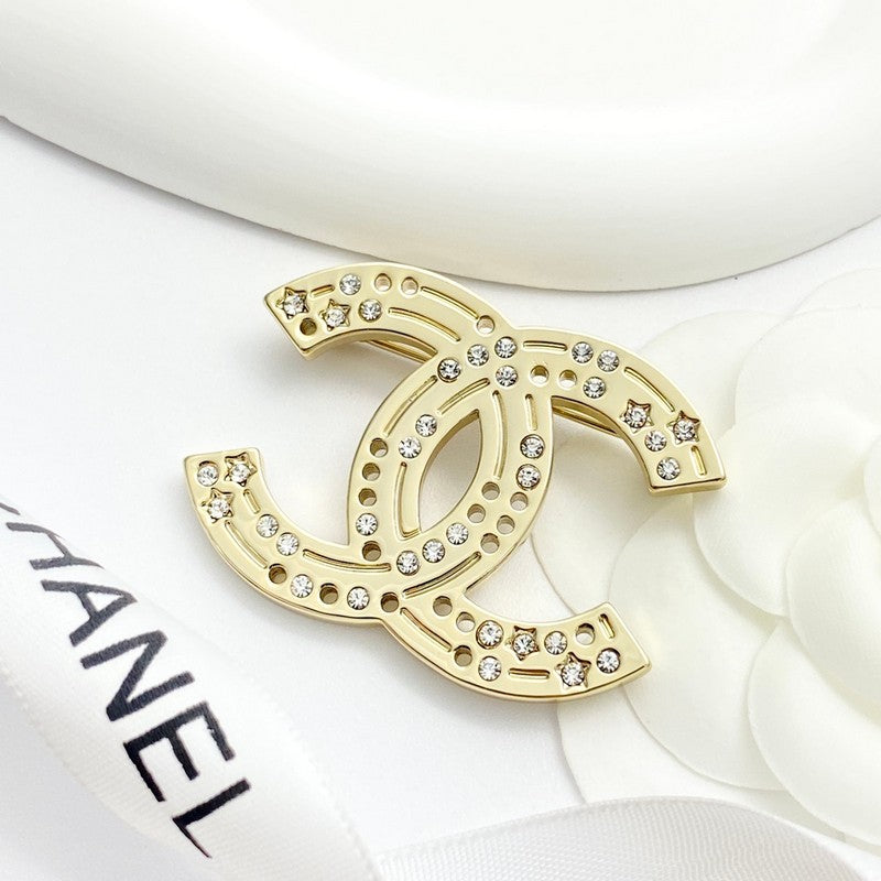 Chanel 24A Diamond Gold 18K Gold Brooch