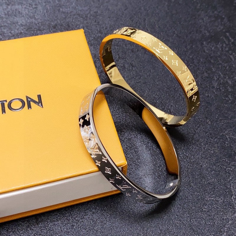 Louis Vuitton Vintage Gold 18K Gold Bracelet