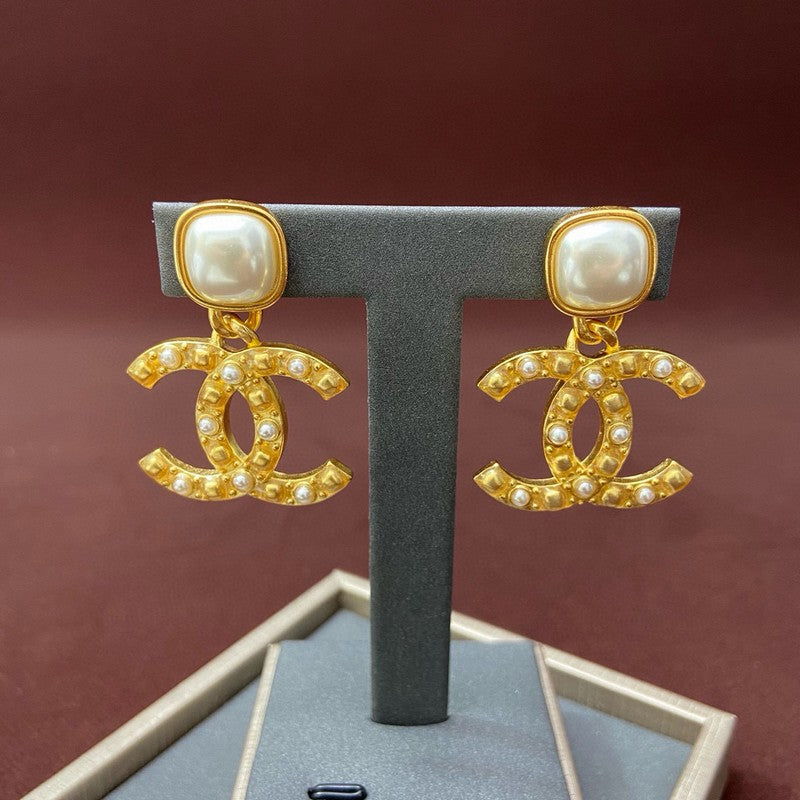 Chanel Pearl 18K Yellow Gold Earrings