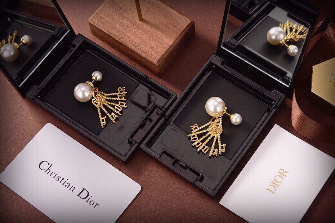 Dior Tassel Pearls 18K Gold Earrings