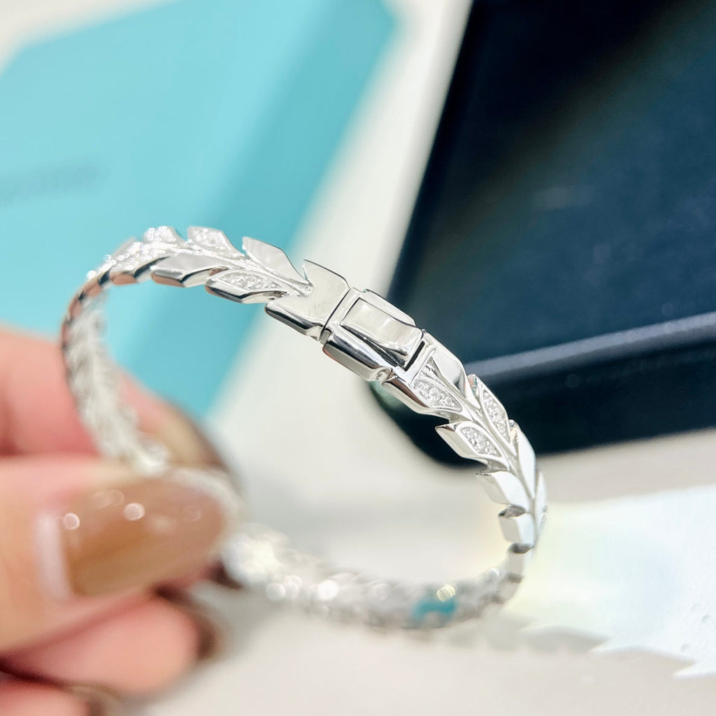 Tiffany Victoria Vine Diamonds 18K Gold Bracelet