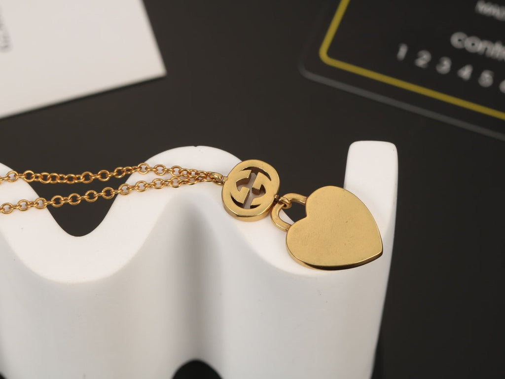 Gucci Double Heart Pendant 18K Gold Necklace