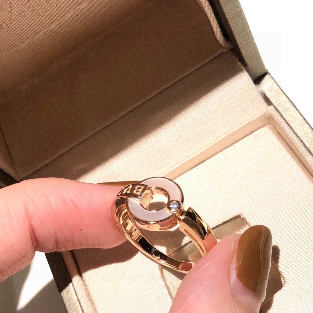 Bvlgari Pearl 18K Gold Ring