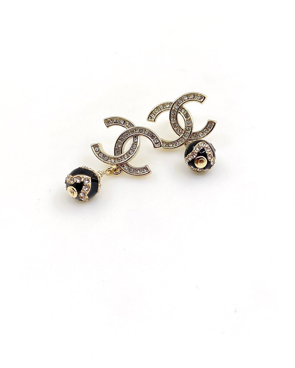 Chanel Pearl Pendant 18K Gold Earrings