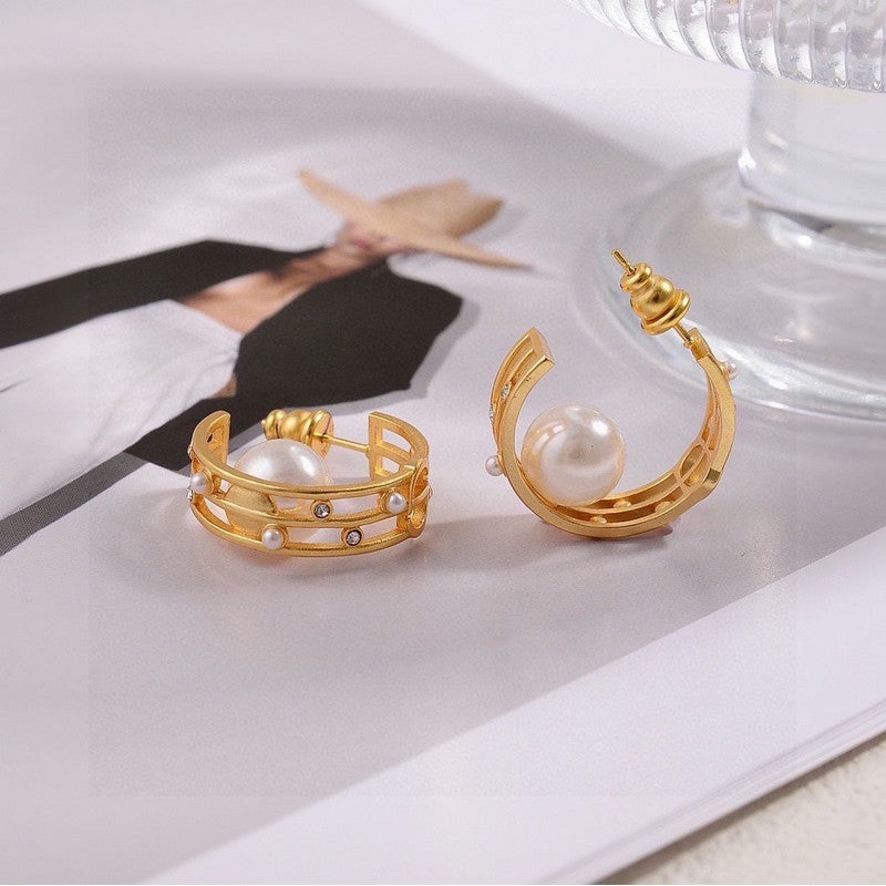 Dior D-Backstage Pearl 18K Gold Earrings
