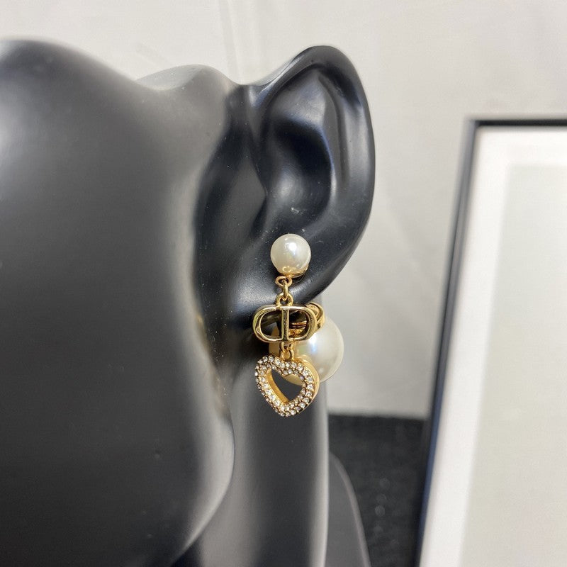 Dior 30 Montaigne Heart 18K Gold Earrings