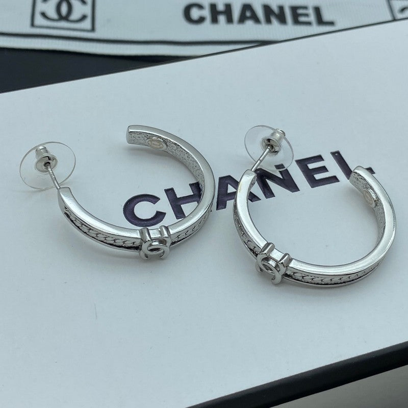 Chanel Circle Zircon 18K Gold Earrings