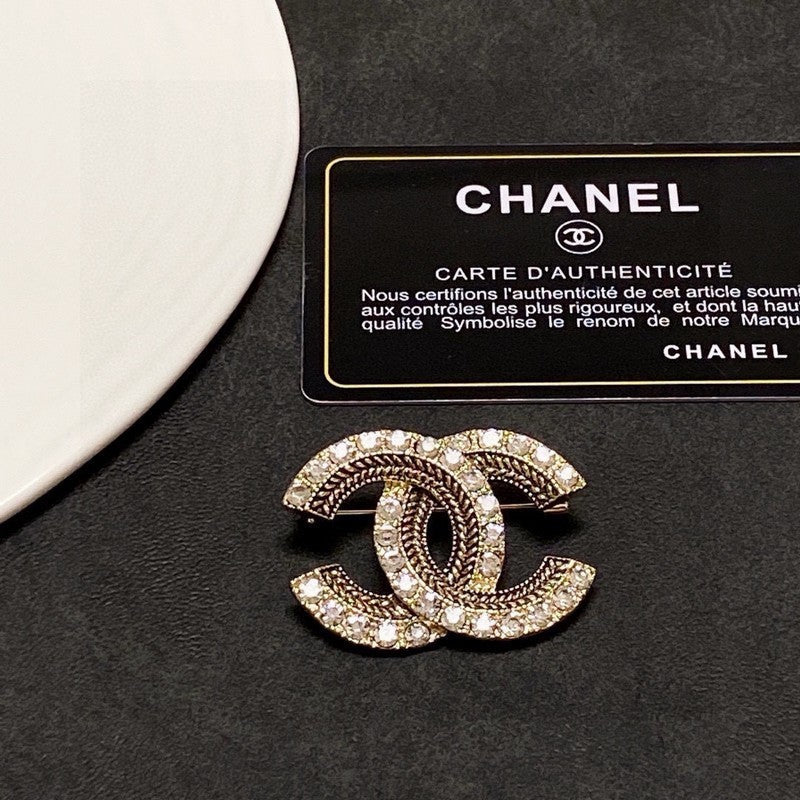 Chanel Diamond Gold 18K Gold Brooch