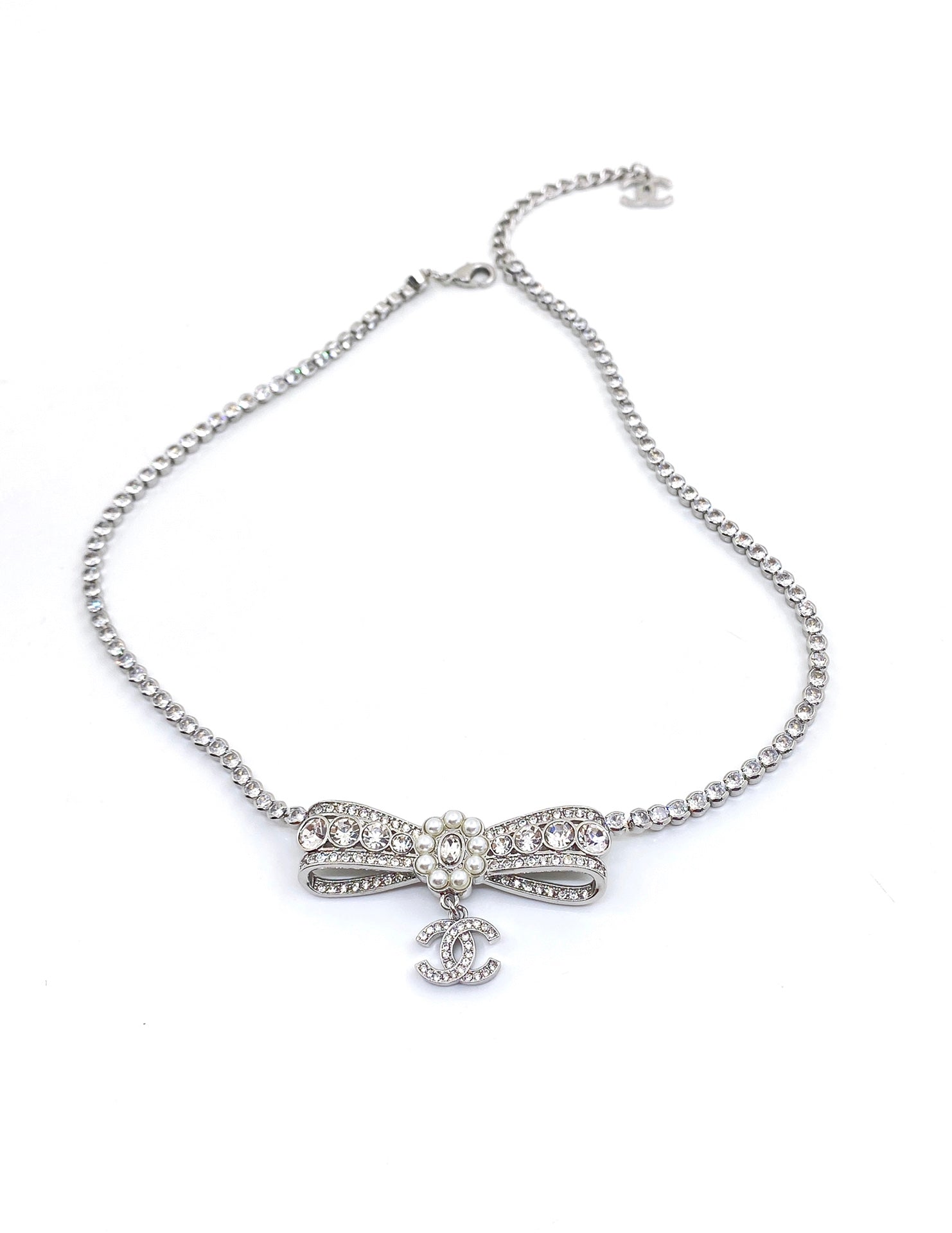 Chanel Diamonds Bow Tie 18K Gold Necklace
