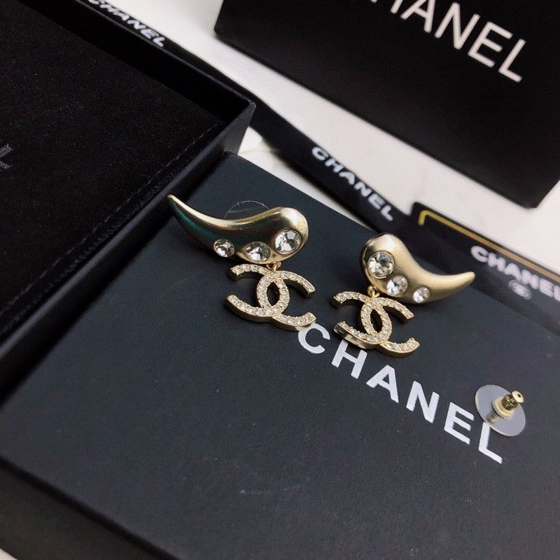 Chanel Feather Diamond Gold 18K Gold Earrings