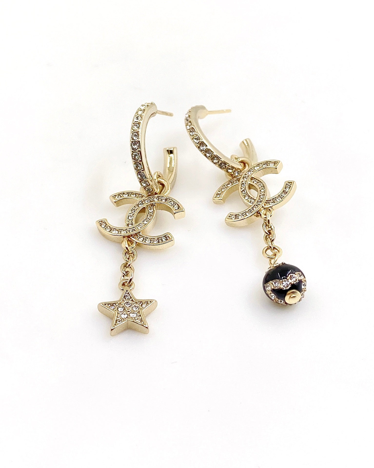 Chanel Star Pearls Pendant 18K Gold Earrings