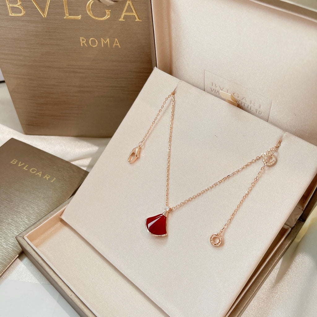 Bvlgari BVLGARI Dream Carnelian 18K Gold Necklace