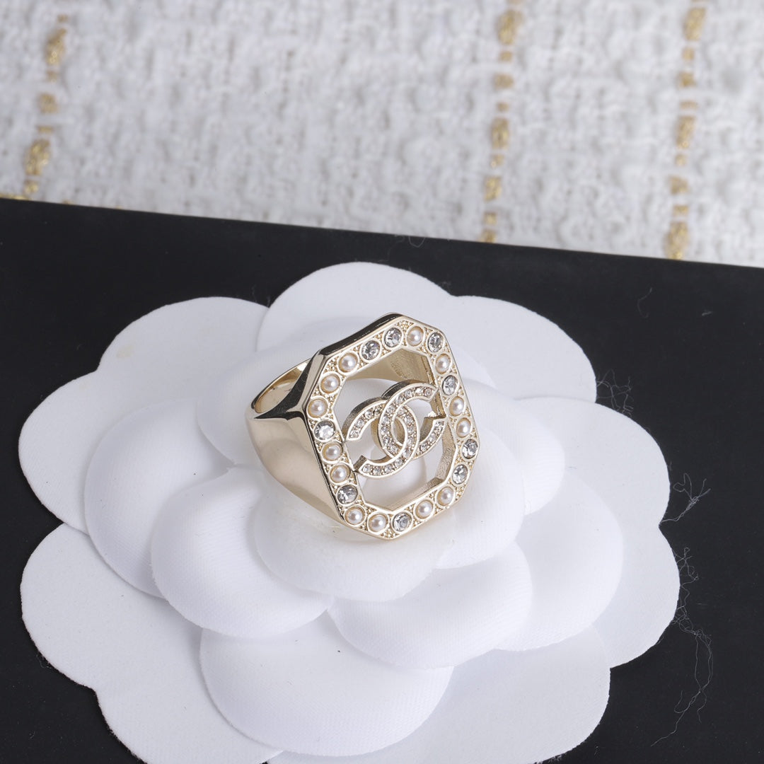 Chanel Diamonds 18K Gold Ring