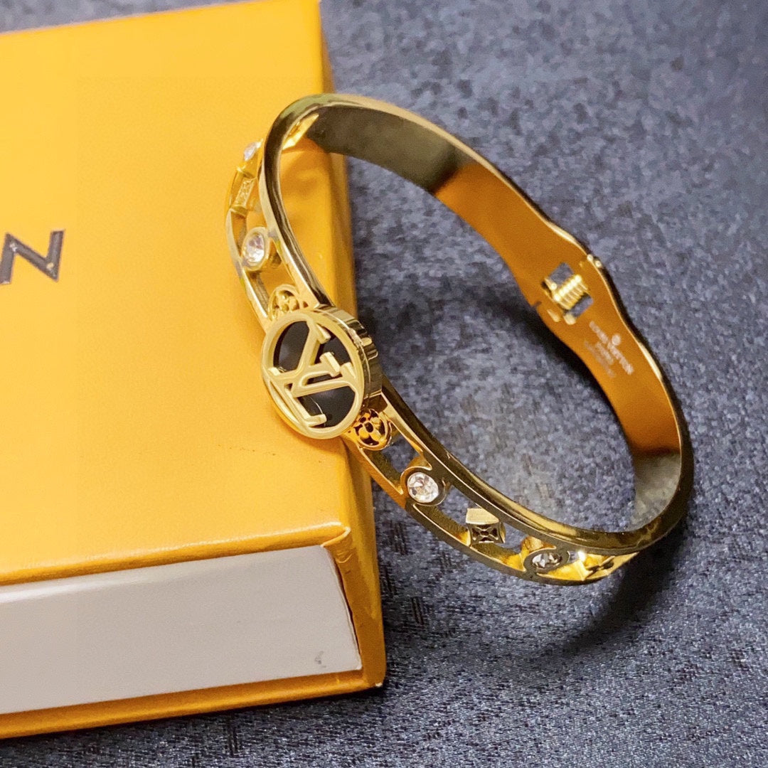 Louis Vuitton Gold 18K Gold Bracelet