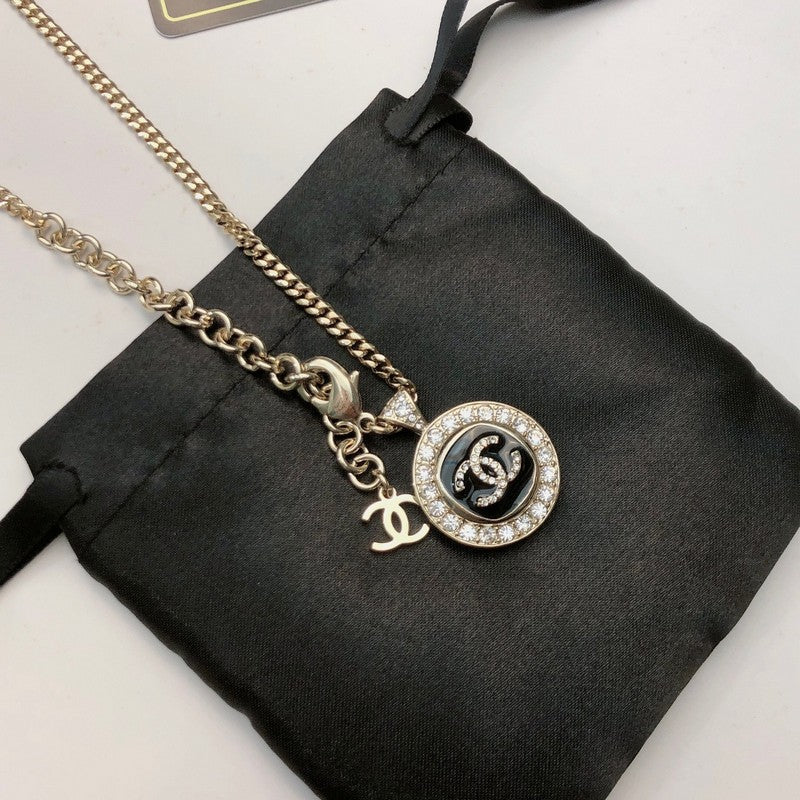 Chanel Black & White Diamond Gold 18K Gold Necklace
