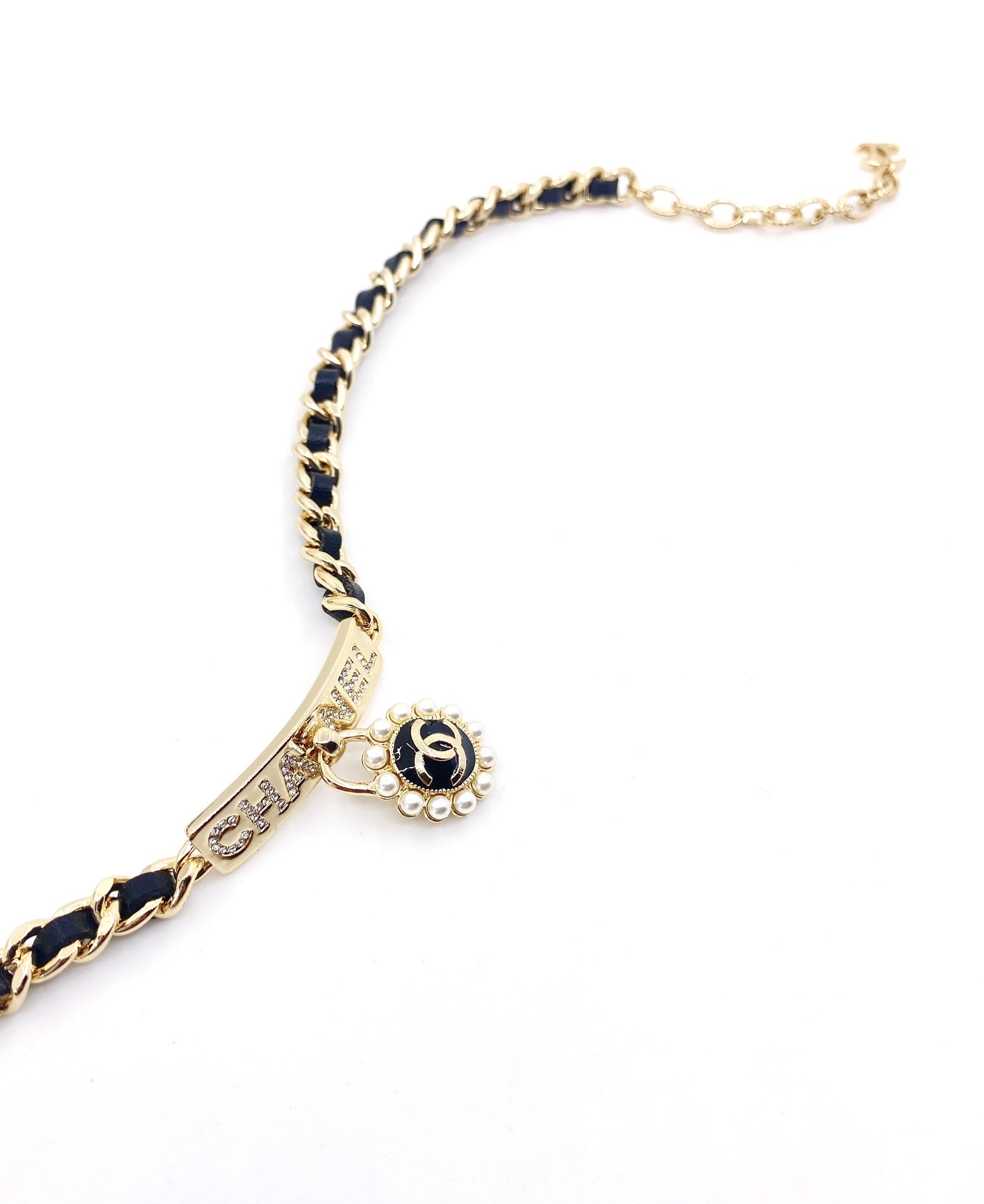 Chanel Pearls Choker 18K Gold Necklace