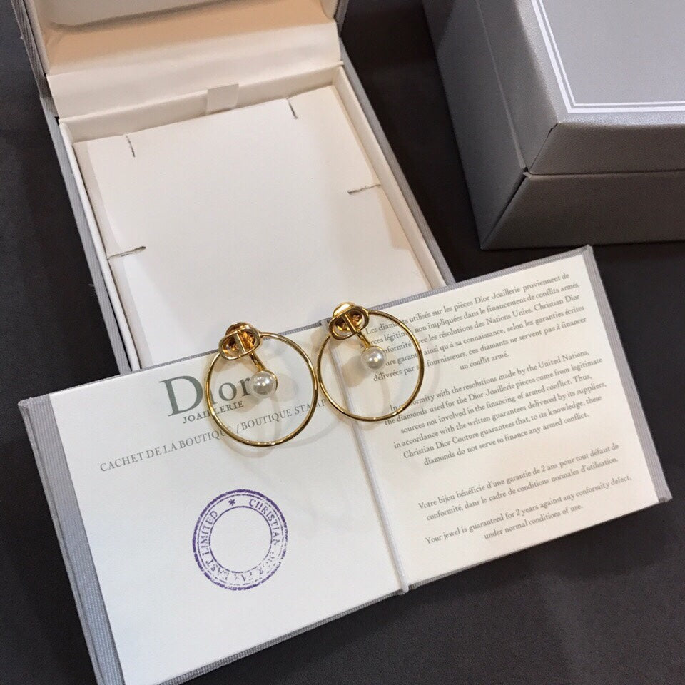 Dior 30 Montaigne Pearl 18K Gold Earrings