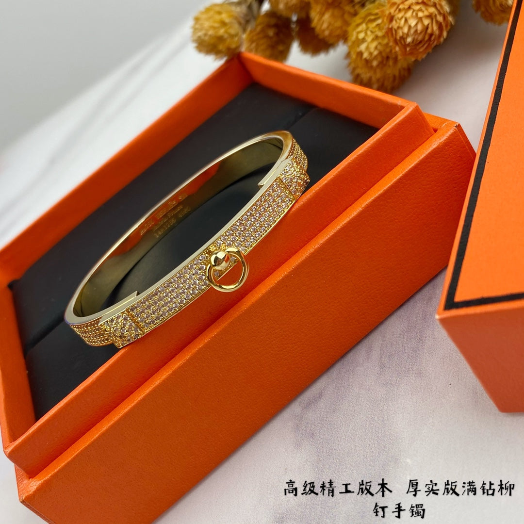 Hermes Collier De Chien Diamond 18K Gold Bracelet