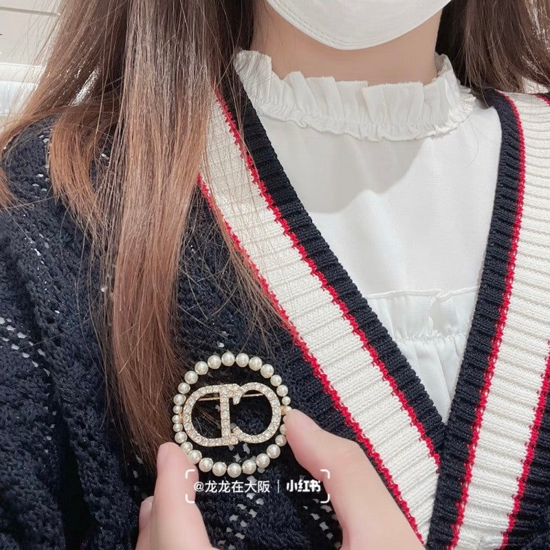 Dior Pearls 18K Gold Brooch