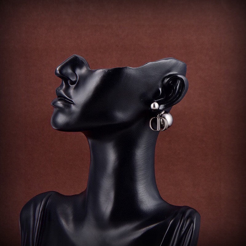 Dior Tribales Grey Pearl 18K Gold Earrings