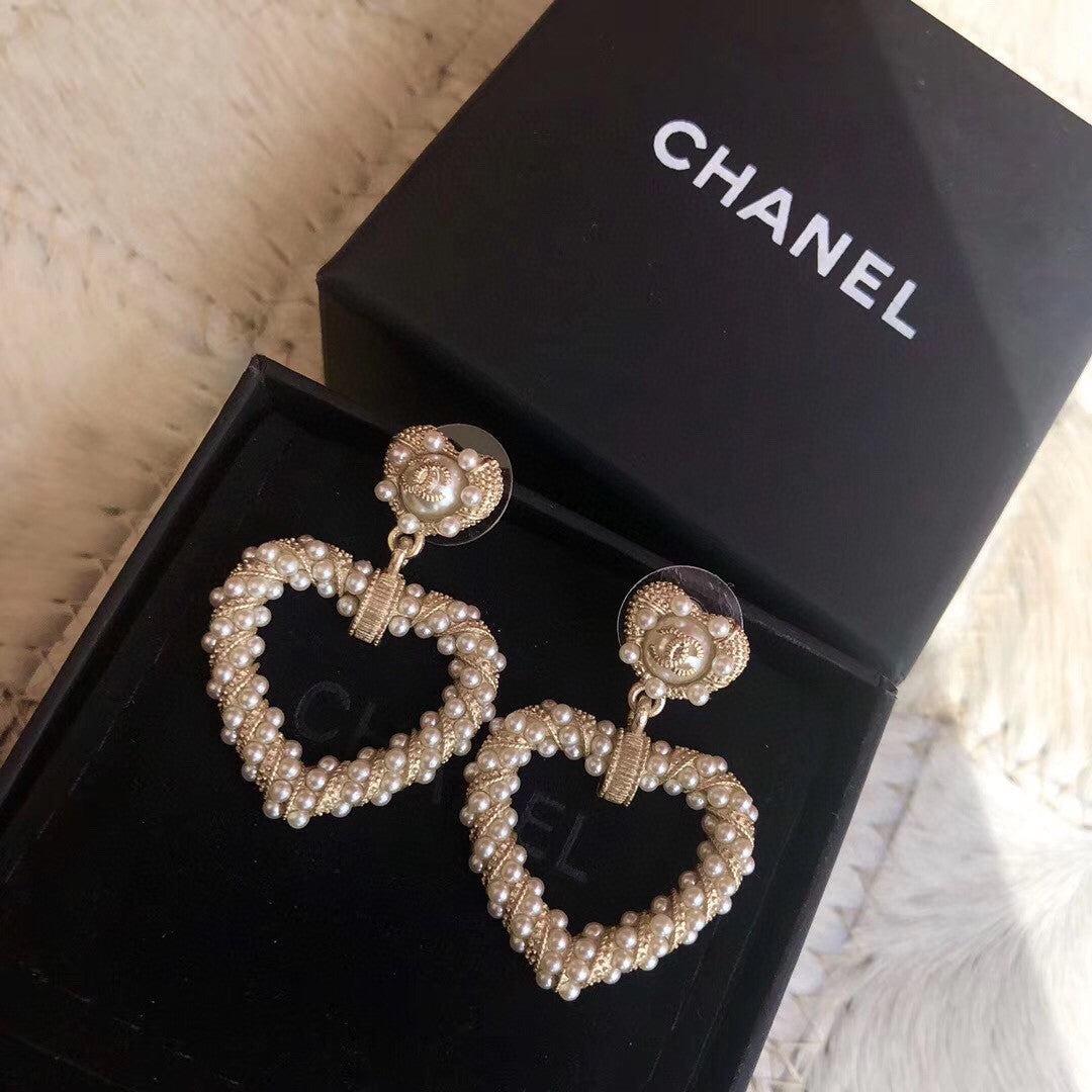 Chanel Heart Pendant 18K Gold Earrings