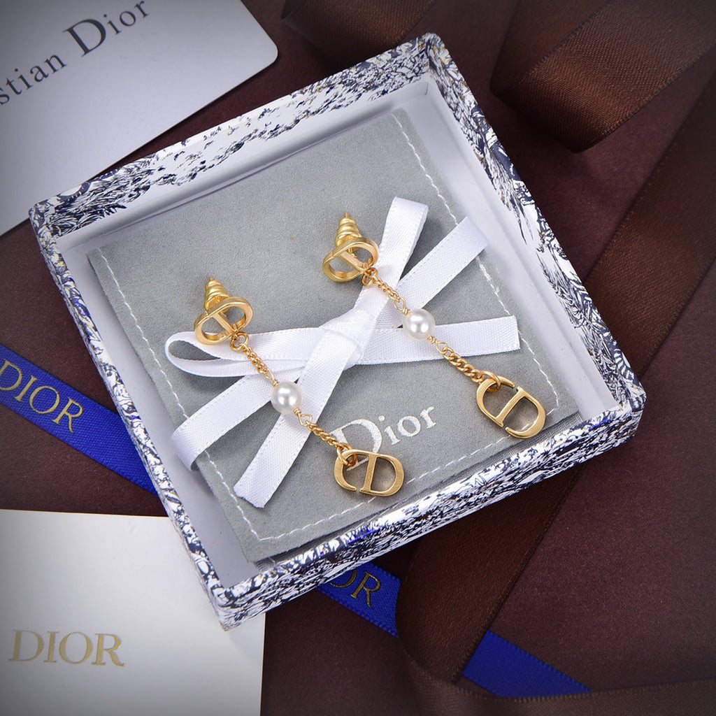 Dior 30 Montaigne 18K Gold Earrings