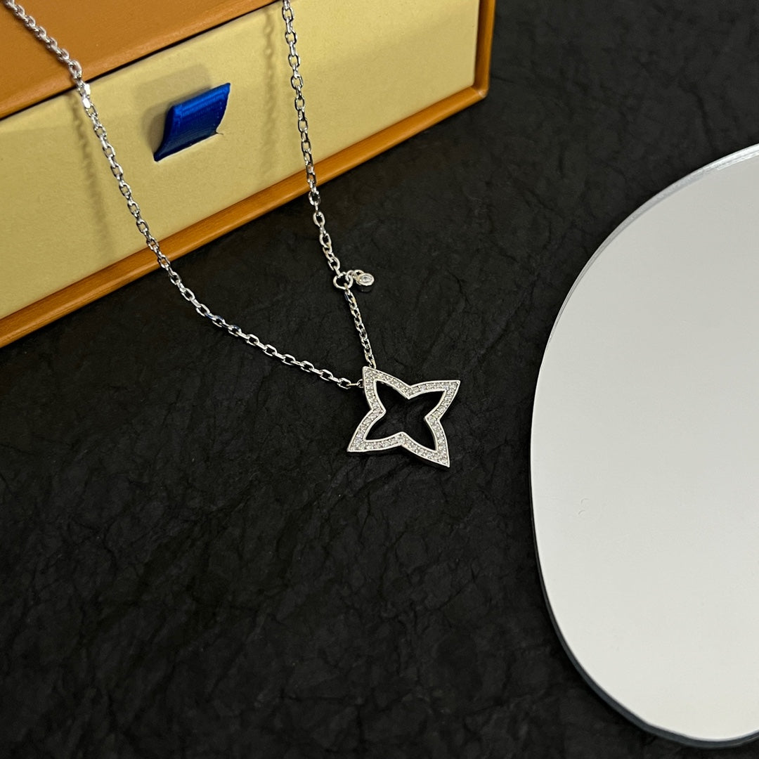 Louis Vuitton Blossom Pendant 18K Gold Necklace