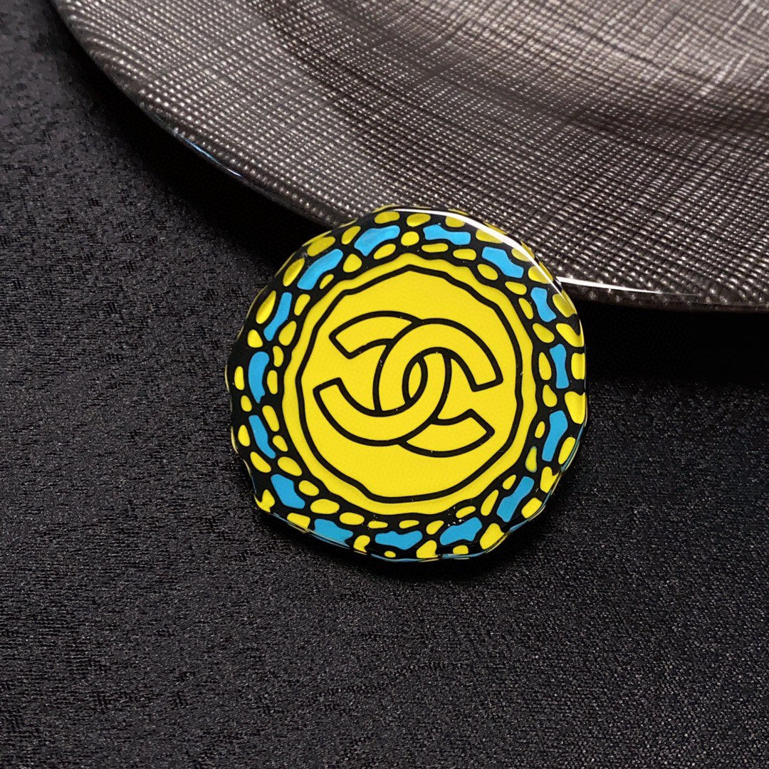 Chanel Color 18K Gold Brooch
