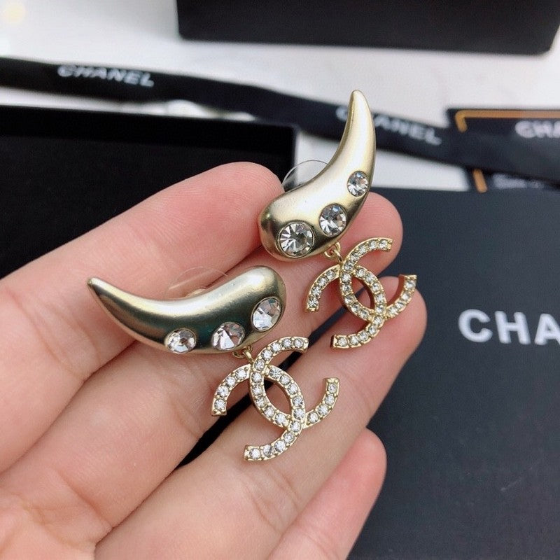 Chanel Feather Diamond Gold 18K Gold Earrings