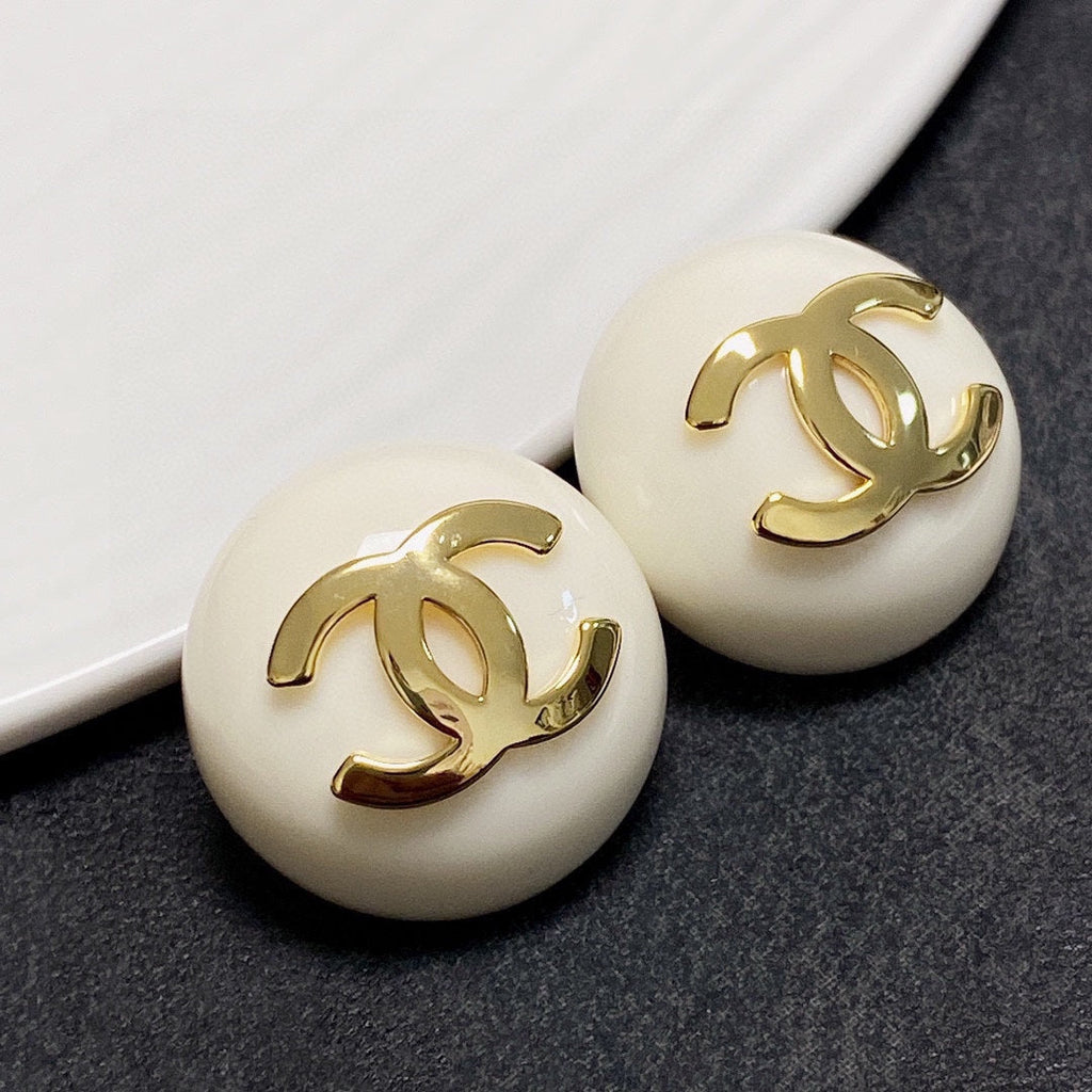 Chanel Pearl Round 18K Gold Earrings