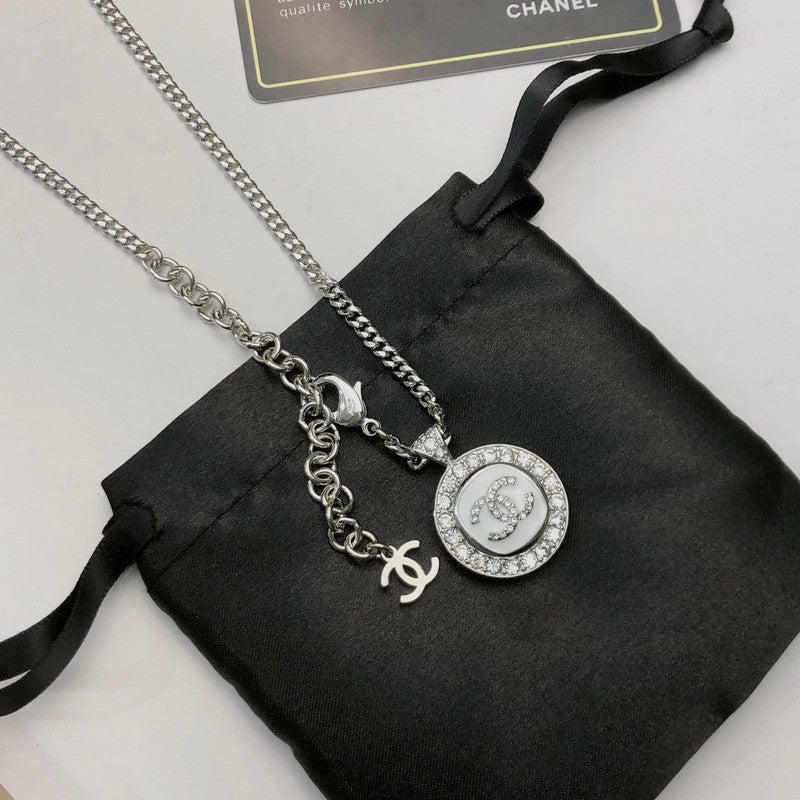 Chanel Black & White Diamond Gold 18K Gold Necklace