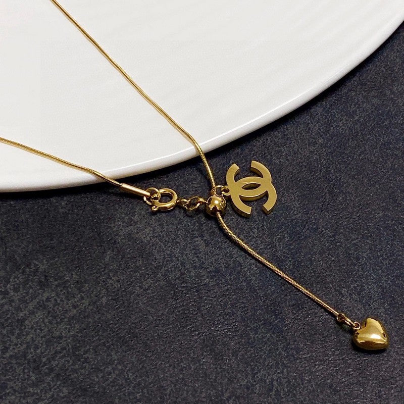 Chanel Heart Pendant Gold 18K Gold Necklace